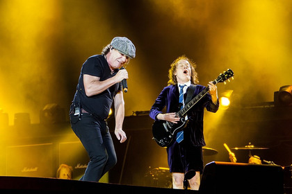 "Sehr verlässliche Quelle" - AC/DC: Neues Album mit Brian Johnson und Riffs von Malcolm Young bereits fertig? 